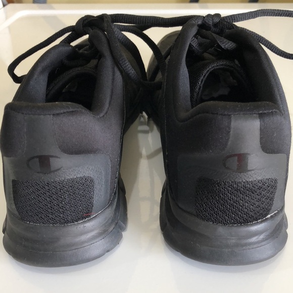 CHAMPIONS ALL BLACK MEMORY FOAM SNEAKERS. SIZE US9 - Picture 6 of 14